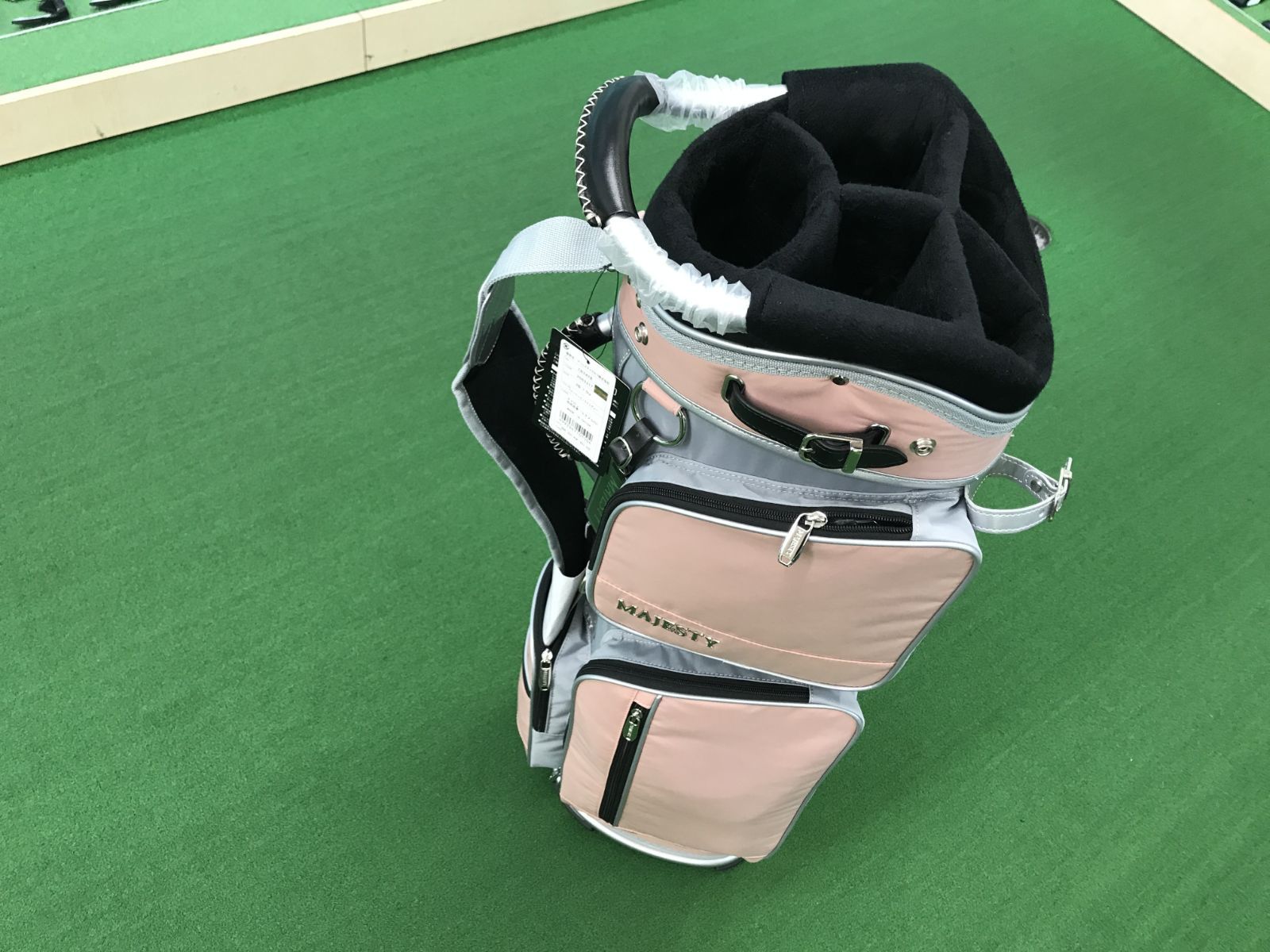 【中古】 マジェスティゴルフ　2024 CB2428 9型(2.5kg) 男女兼用 軽量 キャディバッグ　新大宮バイパス浦和店