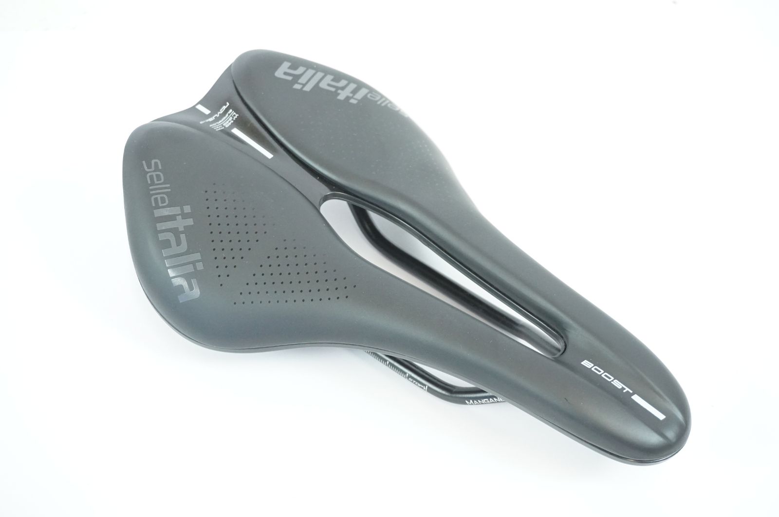 SELLE ITALIA 「セライタリア」 NOVUS BOOST EVO SUPERFLOW サドル / バイチャリ宇都宮店