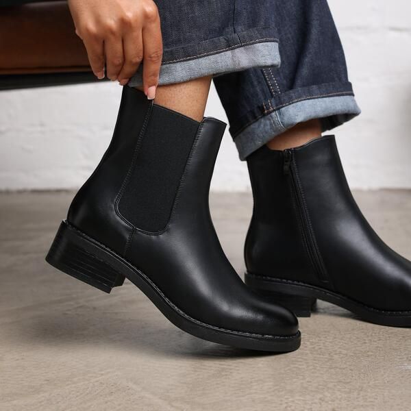 ホエアズザットフロム レディース シューズ ブーツ・レインブーツ チェルシー アンクル ヒール Wheres That From Wheres Low Heel Chelsea Zip Ankle B