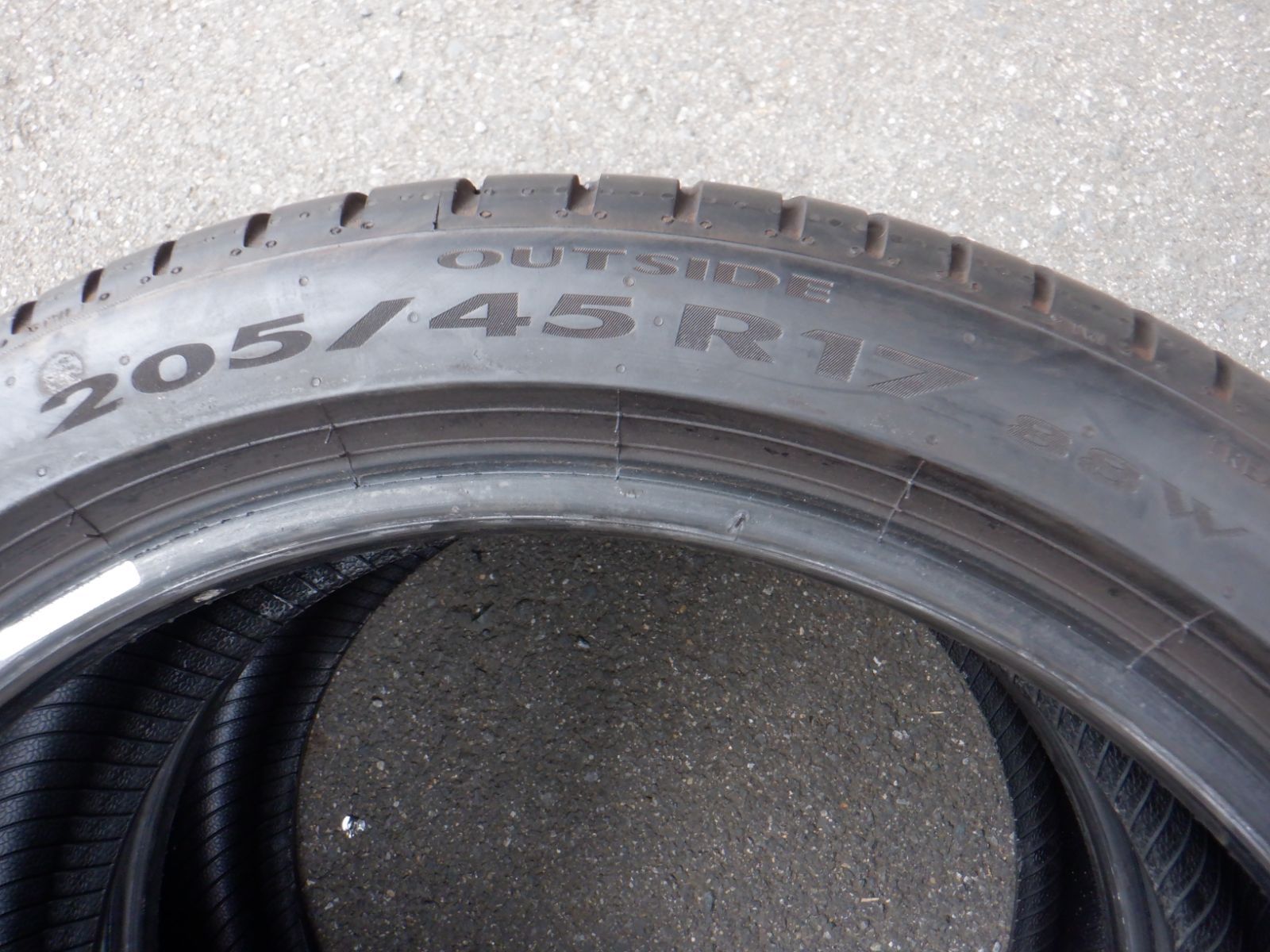 中古バリ山　205/45R17　ピレリ　チンチュラートP7★　２本　ミニクーパー等　スペア・補修用に