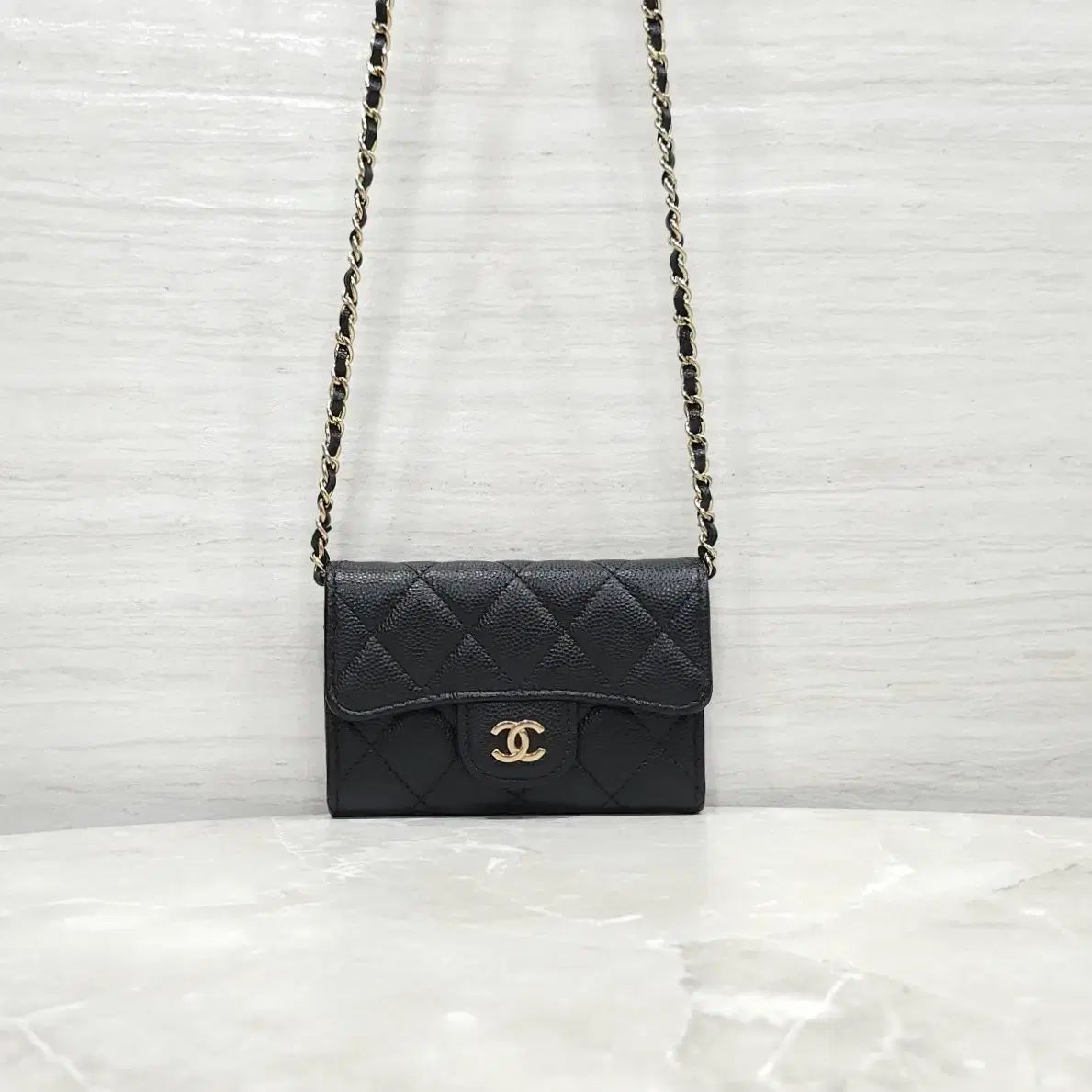 シャネル CHANEL Classic キャビア 二つ折り財布 チェーン クロスバック #31 AP0238