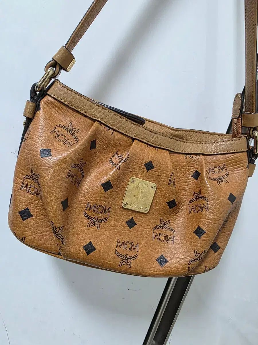 MCM ヴィセトス ショルダートバッグ ブラウン