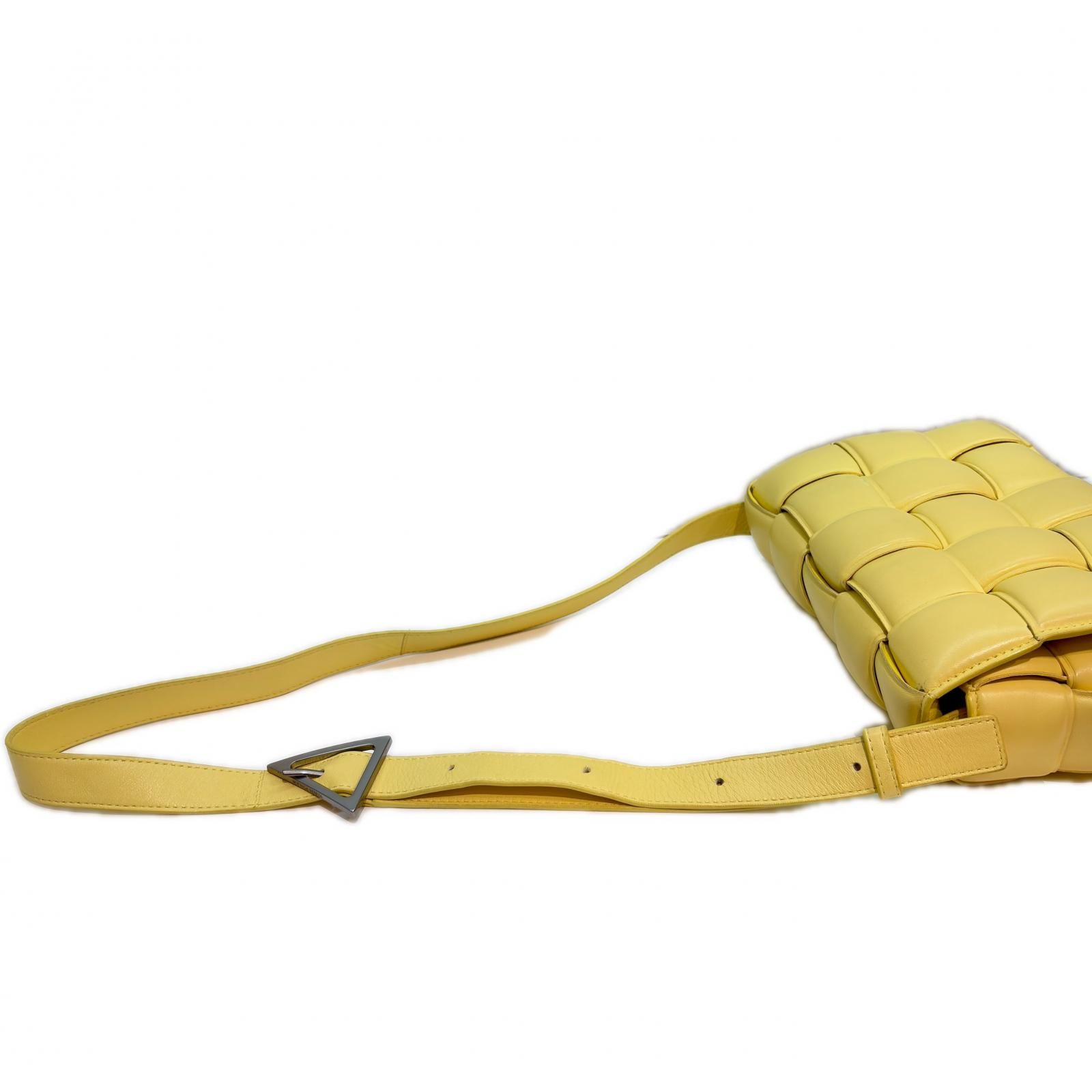 BOTTEGAVENETA ボッテガヴェネタ マキシイントレチャート カセット スモール メッセンジャーバッグ ショルダーバッグ カーフ イエロー レディース【中古】【473】 BOTTEGAVENETA ボッテガヴェネタ マキシイントレチャート カセット スモール メッセンジャーバッグ ショルダーバッグ カーフ イエロー レディース【中古】【473】
