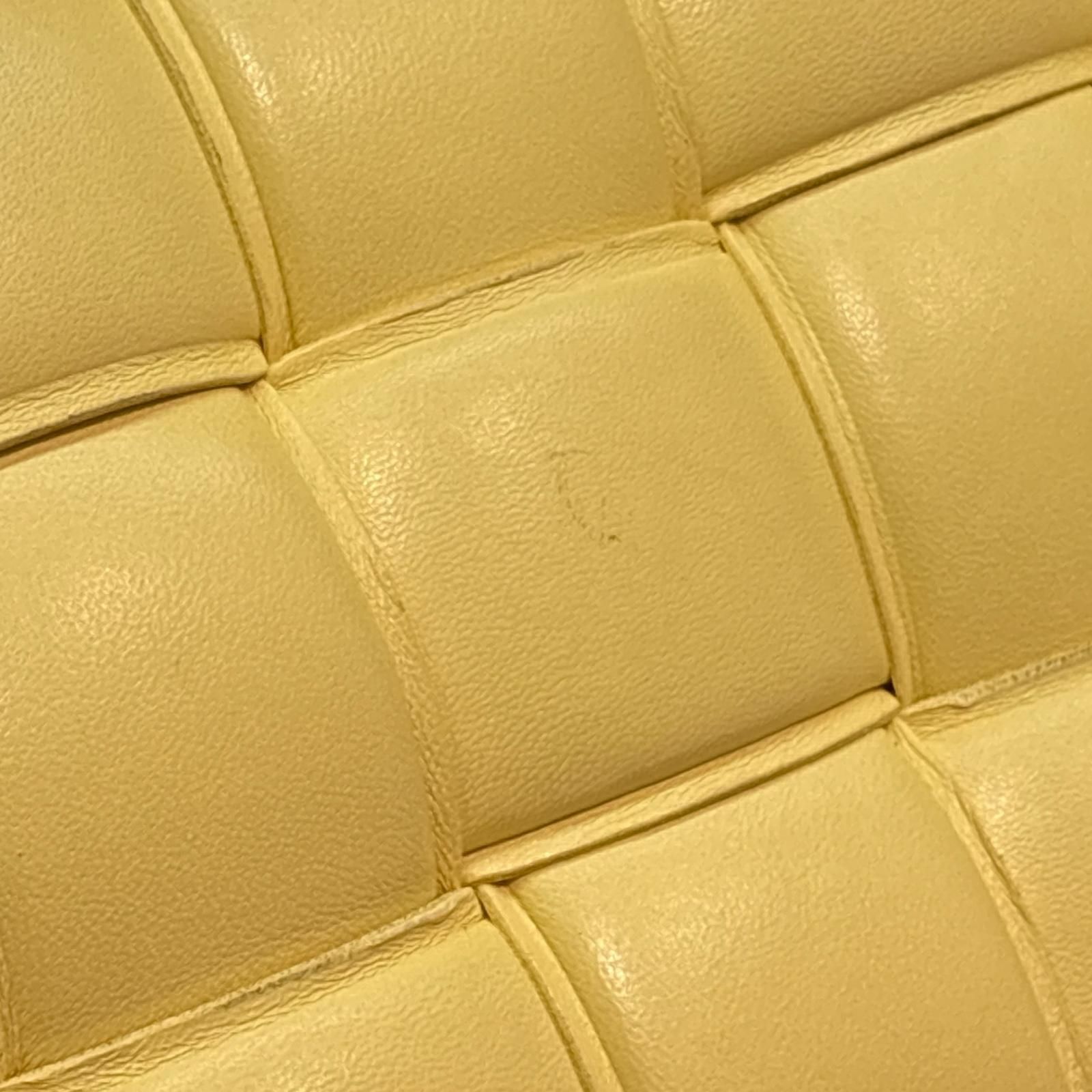 BOTTEGAVENETA ボッテガヴェネタ マキシイントレチャート カセット スモール メッセンジャーバッグ ショルダーバッグ カーフ イエロー レディース【中古】【473】 BOTTEGAVENETA ボッテガヴェネタ マキシイントレチャート カセット スモール メッセンジャーバッグ ショルダーバッグ カーフ イエロー レディース【中古】【473】