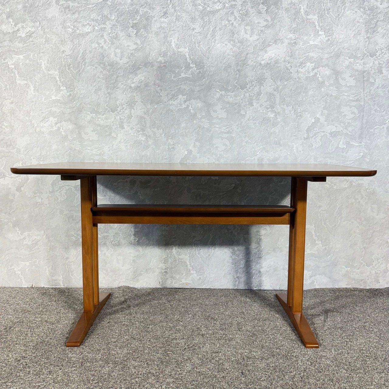 美品 カリモク60+ カフェテーブル ダイニングテーブル ウォールナット T36420
