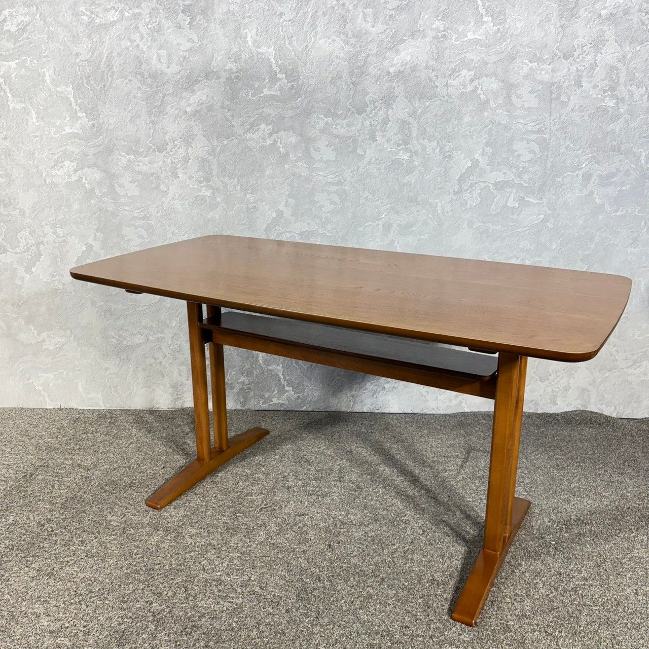 美品 カリモク60+ カフェテーブル ダイニングテーブル ウォールナット T36420