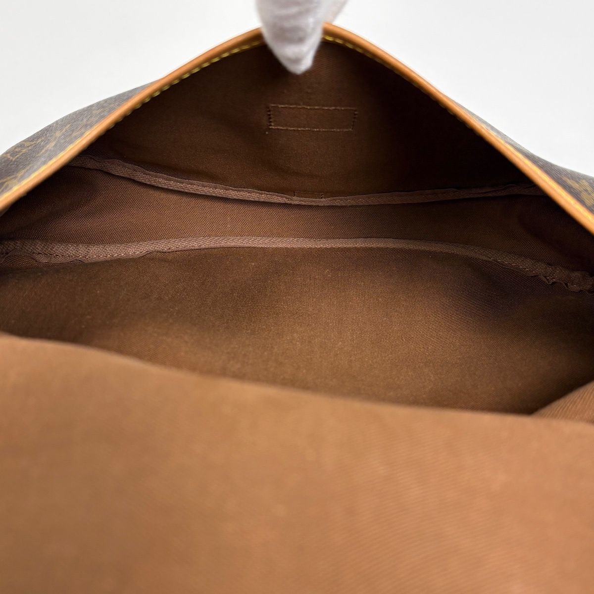 【在庫一掃】 ルイ・ヴィトン Louis Vuitton ソミュール30 斜め掛け ショルダーバッグ モノグラム ブラウン M42256 レディース 【中古】 【在庫一掃】 ルイ・ヴィトン Louis Vuitton ソミュール30 斜め掛け ショルダーバッグ モノグラム ブラウン M42256 レディース 【中古】