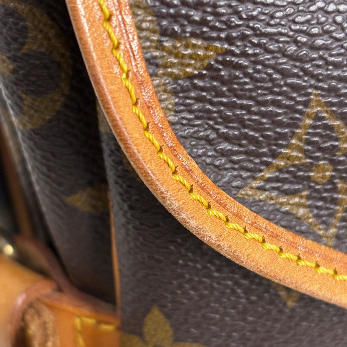 【在庫一掃】 ルイ・ヴィトン Louis Vuitton ソミュール30 斜め掛け ショルダーバッグ モノグラム ブラウン M42256 レディース 【中古】 【在庫一掃】 ルイ・ヴィトン Louis Vuitton ソミュール30 斜め掛け ショルダーバッグ モノグラム ブラウン M42256 レディース 【中古】