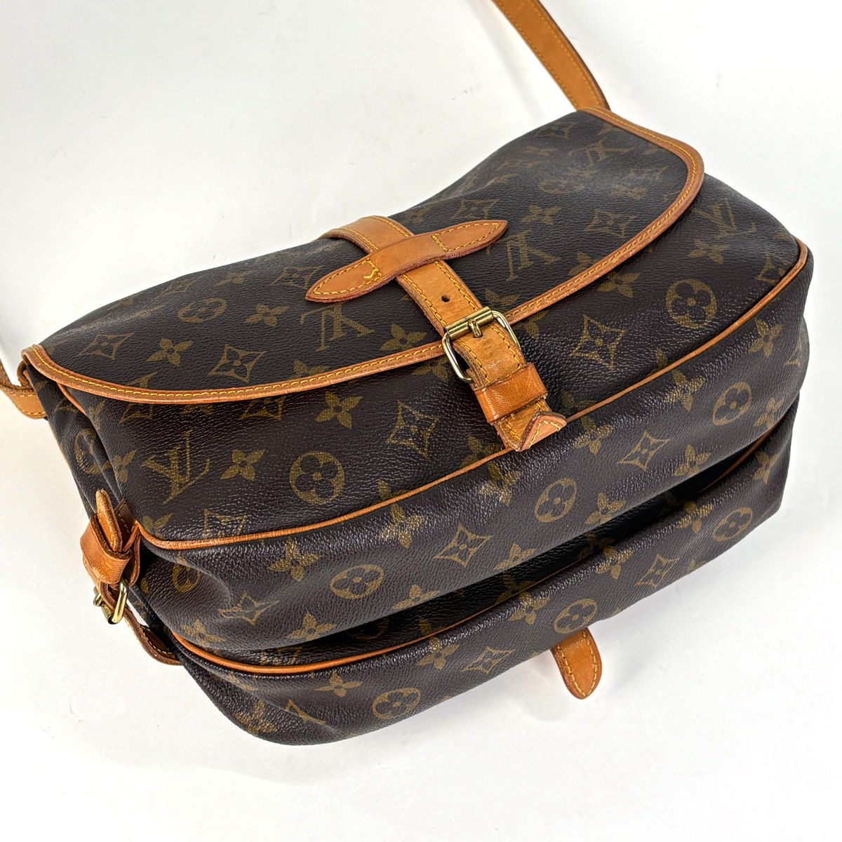 【在庫一掃】 ルイ・ヴィトン Louis Vuitton ソミュール30 斜め掛け ショルダーバッグ モノグラム ブラウン M42256 レディース 【中古】 【在庫一掃】 ルイ・ヴィトン Louis Vuitton ソミュール30 斜め掛け ショルダーバッグ モノグラム ブラウン M42256 レディース 【中古】