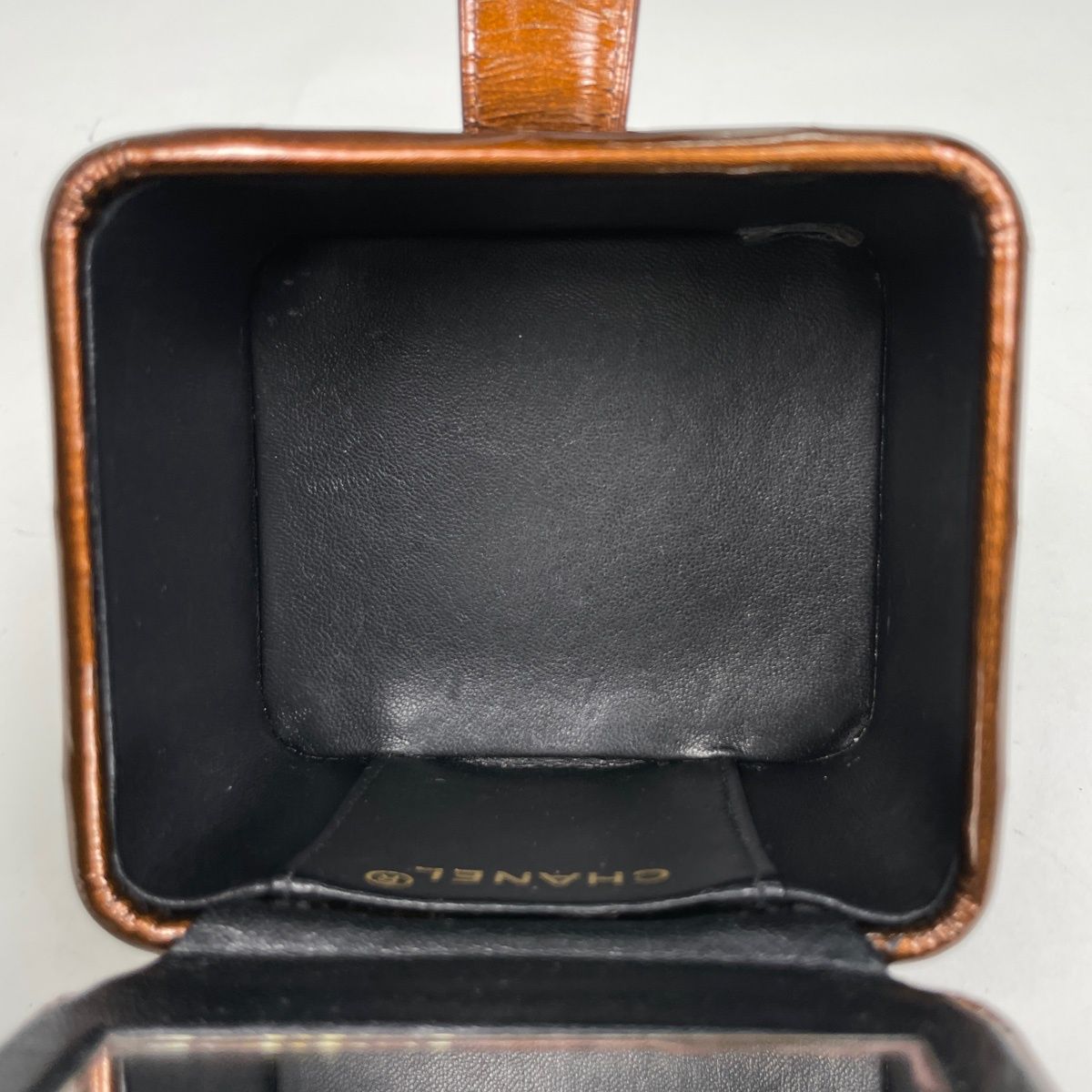 シャネル CHANEL ココマーク バニティバッグ ハンドバッグ マトラッセ エナメル 化粧ポーチ レザー ブラウン レディース 【中古】 シャネル CHANEL ココマーク バニティバッグ ハンドバッグ マトラッセ エナメル 化粧ポーチ レザー ブラウン レディース 【中古】