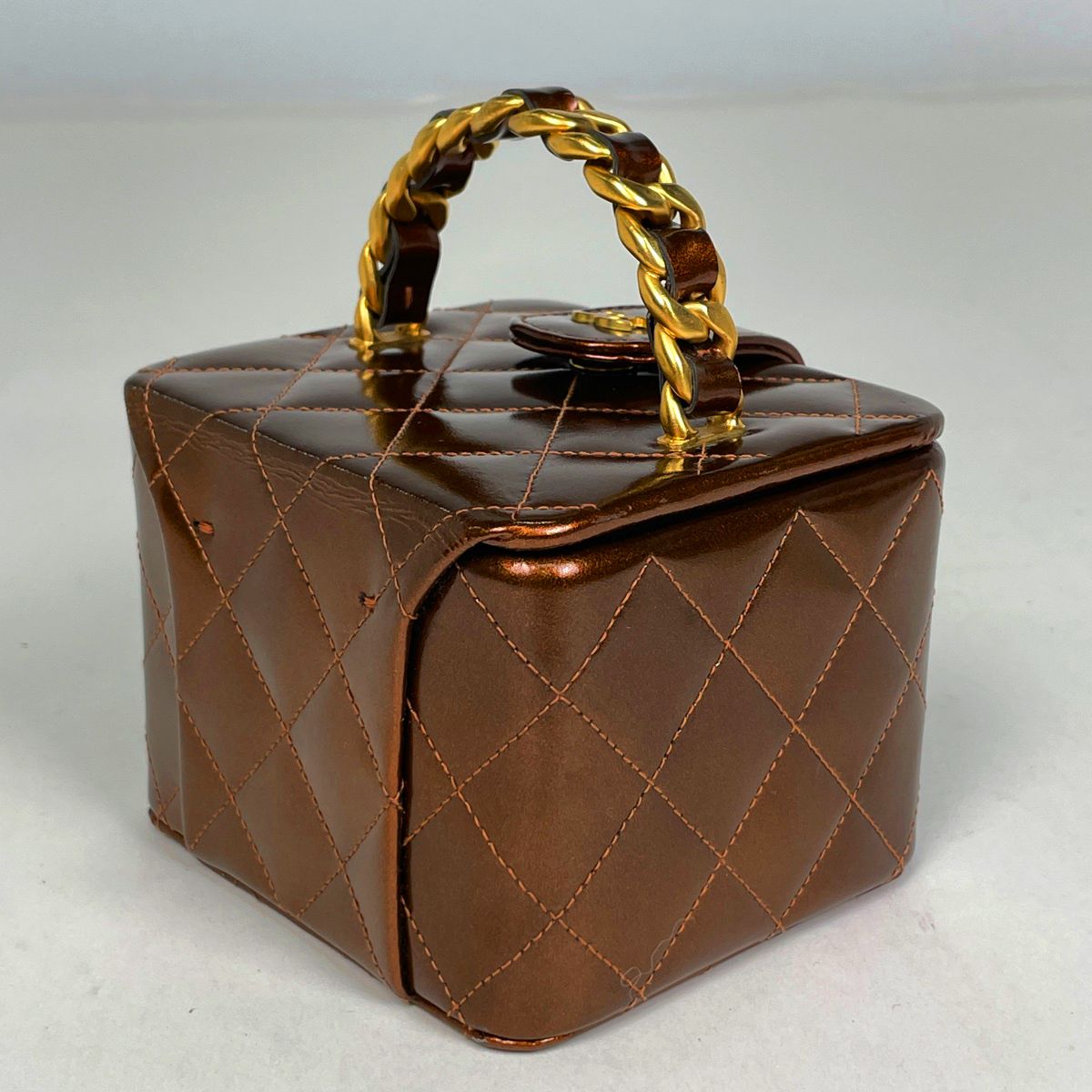 シャネル CHANEL ココマーク バニティバッグ ハンドバッグ マトラッセ エナメル 化粧ポーチ レザー ブラウン レディース 【中古】 シャネル CHANEL ココマーク バニティバッグ ハンドバッグ マトラッセ エナメル 化粧ポーチ レザー ブラウン レディース 【中古】