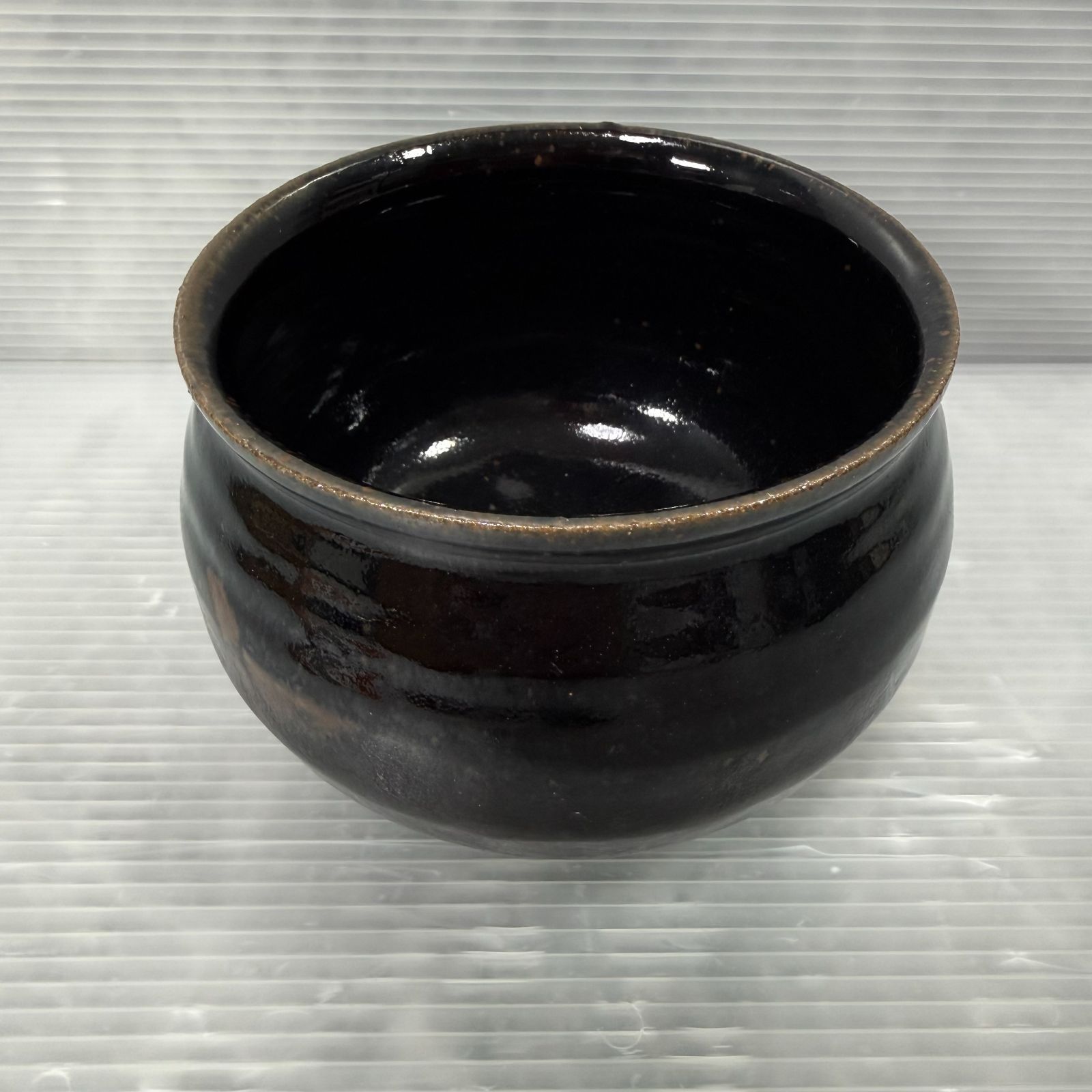 未使用品】肥前 黒牟田焼 天目釉草文 建水 丸田正美窯 共箱 茶道具
