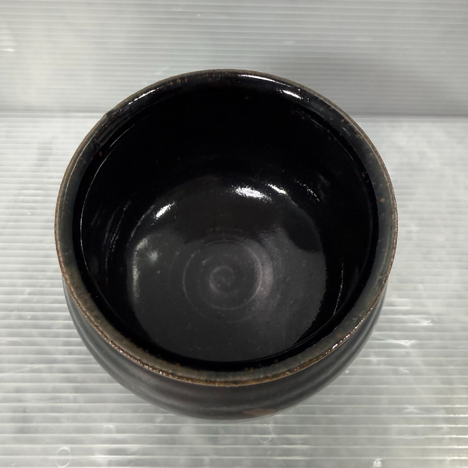 未使用品】肥前 黒牟田焼 天目釉草文 建水 丸田正美窯 共箱 茶道具
