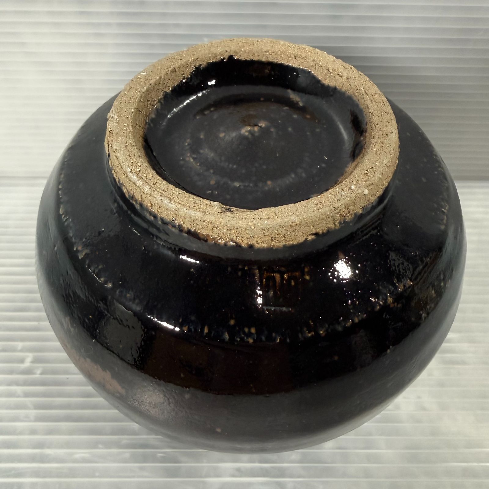 未使用品】肥前 黒牟田焼 天目釉草文 建水 丸田正美窯 共箱 茶道具