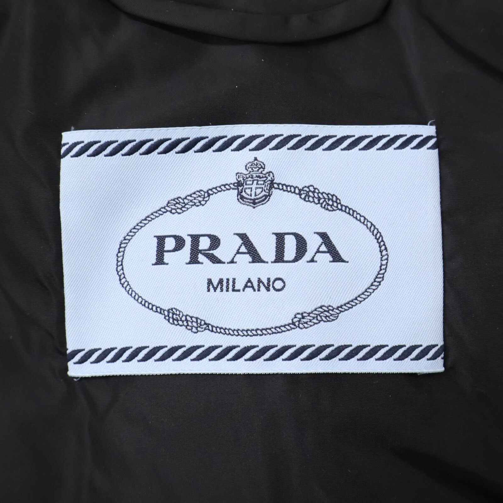 PRADA プラダ 【美品/国内正規/24年製】292214 トライアングルロゴ ベルベット フーディダウンジャケット 42 PRADA プラダ 【美品/国内正規/24年製】292214 トライアングルロゴ ベルベット フーディダウンジャケット 42