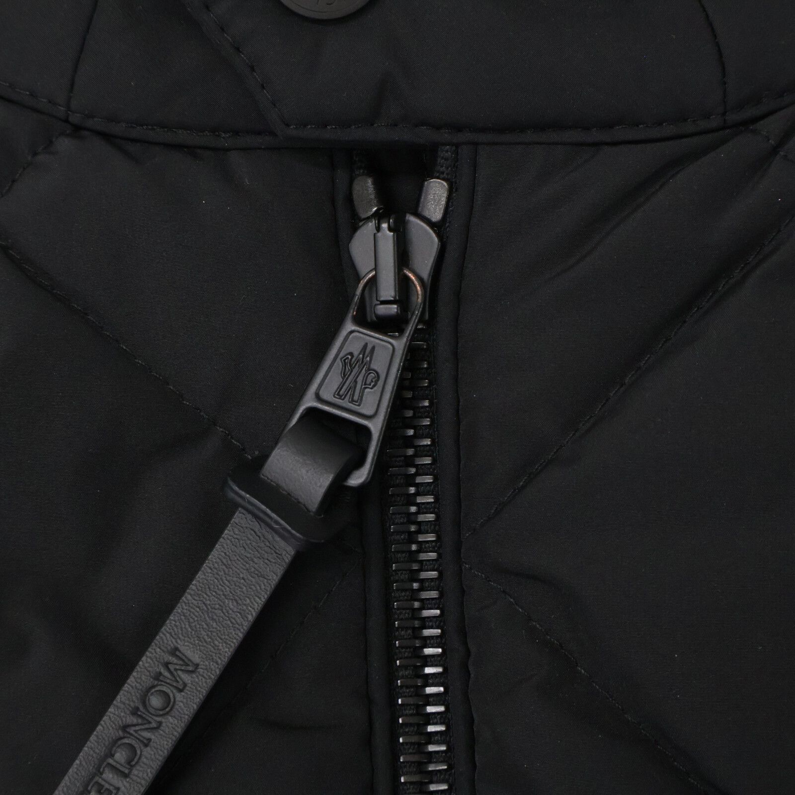 MONCLER　モンクレール　【美品/25年製】VIVIES キルティング切替 ダウンジャケット　2