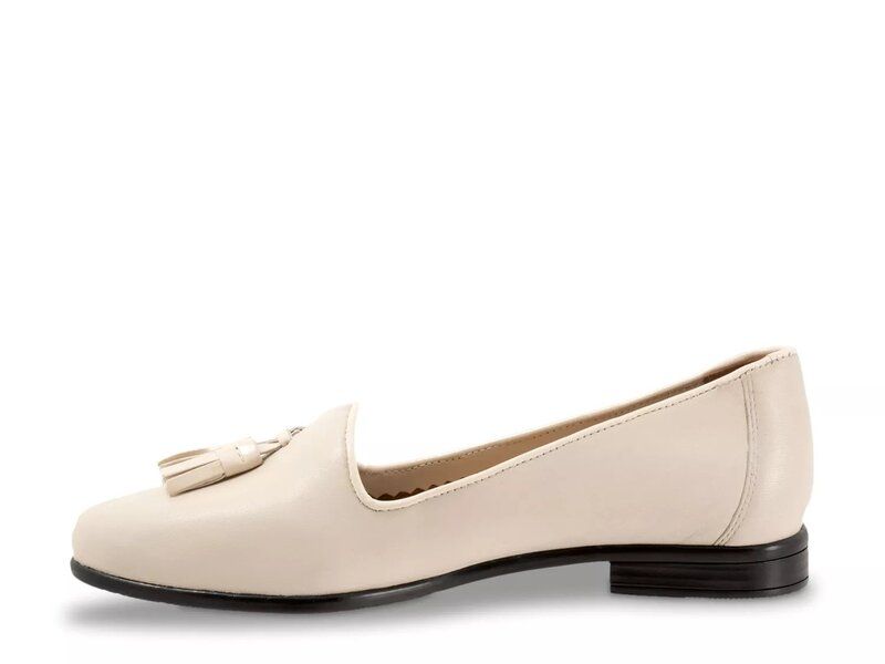 トロッターズ レディース シューズ スリッポン・ローファー Trotters Liz Loafer Off White オフホワイト トロッターズ レディース シューズ スリッポン・ローファー Trotters Liz Loafer Off White オフホワイト