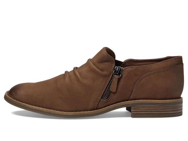 クラークス レディース シューズ スリッポン・ローファー Clarks Camzin Pace Taupe Nubuck トープ