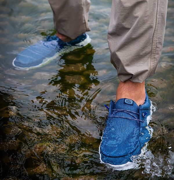 ヘイデュード メンズ シューズ スニーカー メッシュ Hey Dude Mens Wally Hey2O Meshoe Sargasso BlueCloud Blue ブルー