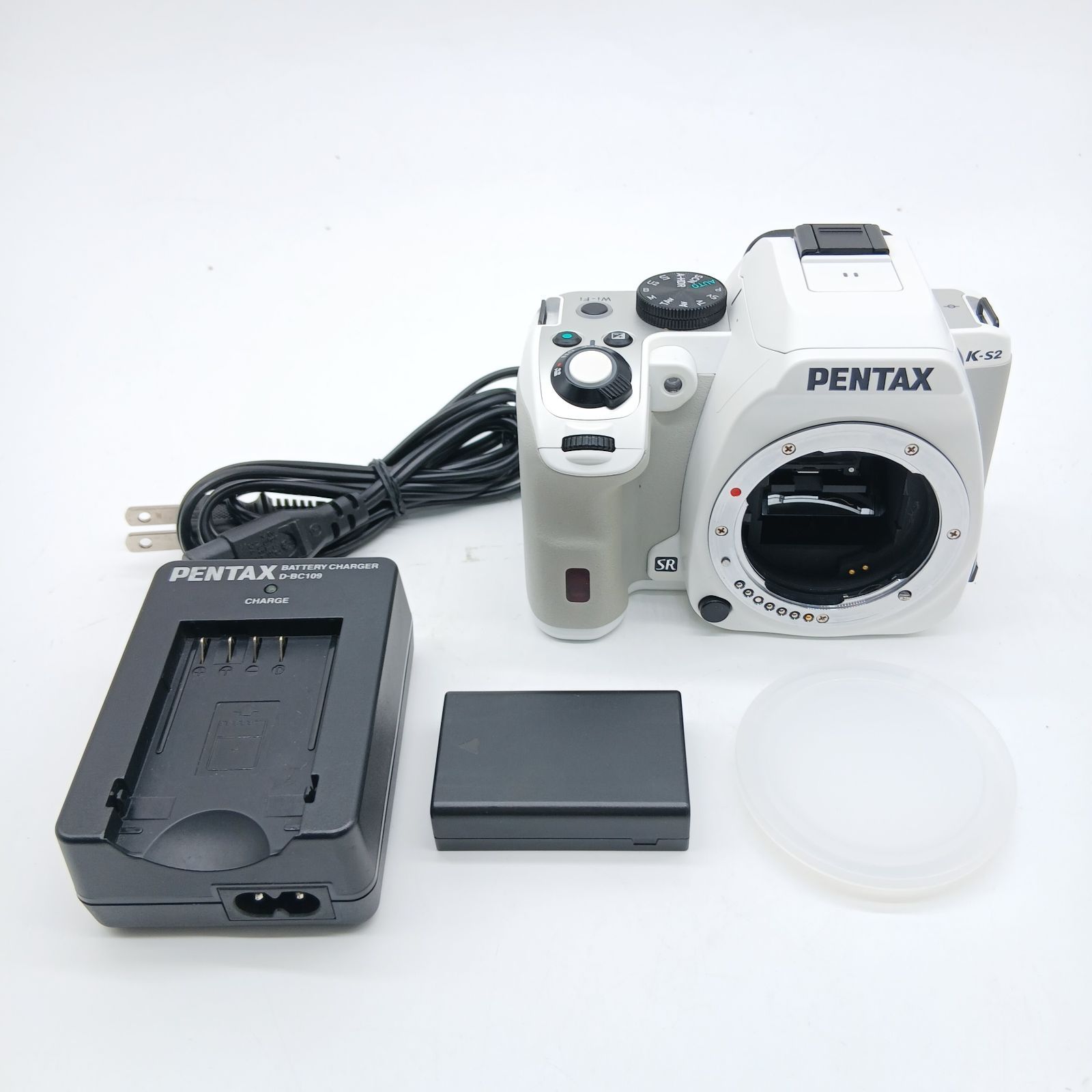 9495ショット！新品級 ★ PENTAX K-S2 ボディ ホワイト デジタル一眼レフ