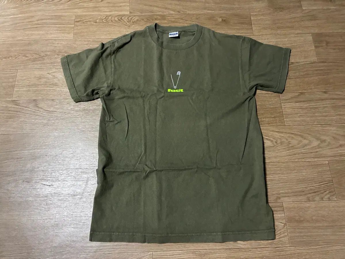 M) FUCT 퍽트 クリップ Tシャツ オリーブ
