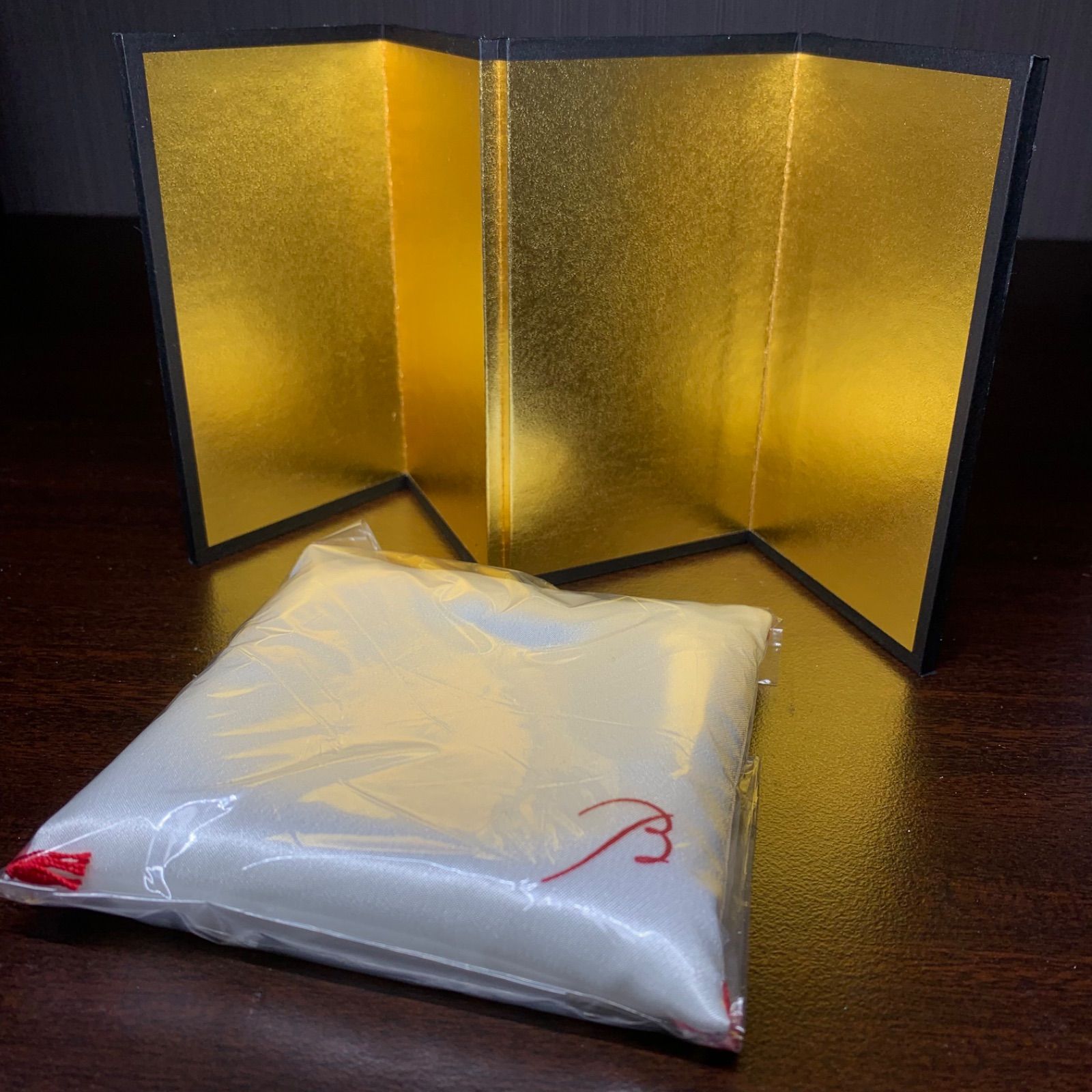F204 Baccarat バカラ 座布団 屏風 招き猫 達磨 クッション ホワイト 未使用