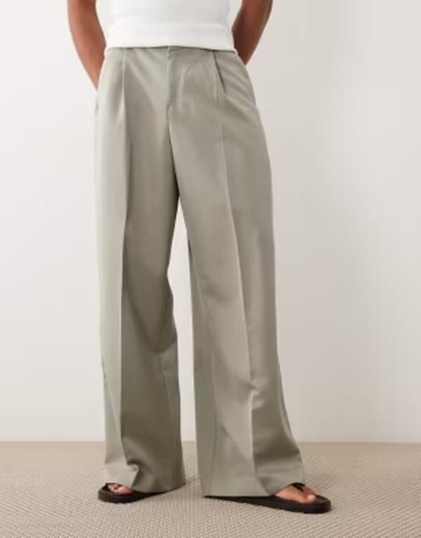 エイソス メンズ ボトムス カジュアルパンツ プリーツ ASOS DESIGN smart pleated loose leg pants in olive オリーブ