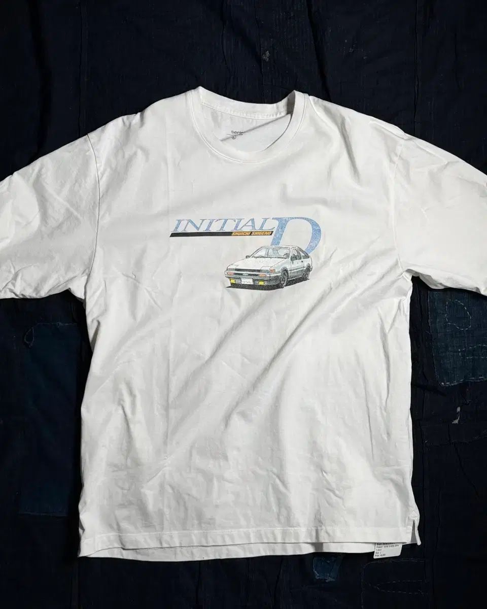 シリーズ x イニシャルD AE86 グラフィック Tシャツ L