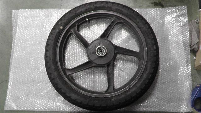 CBF125　LALPCJ720F3031xxx　の　フロントホイール　タイヤ:#1781224382