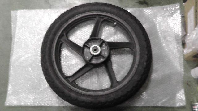 CBF125　LALPCJ720F3031xxx　の　リアホイール　タイヤ:#1781224449
