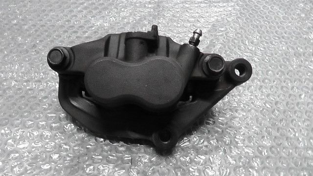 マジェスティ250 SG20J-014xxx の Fブレーキキャリパー:#1781242801