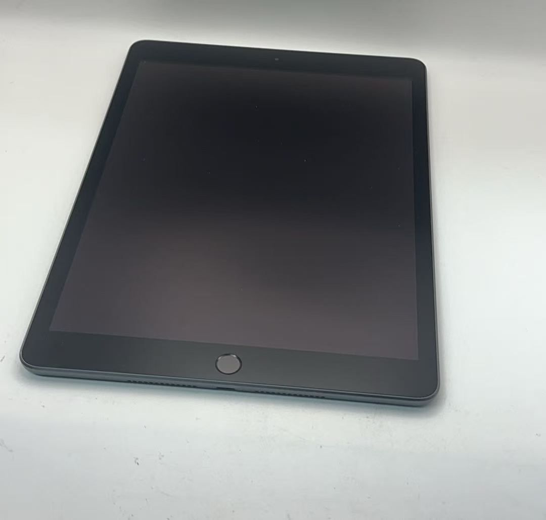 Apple iPad 第8世代 128GB Cellular スペースグレイ 中古 - メルカリ