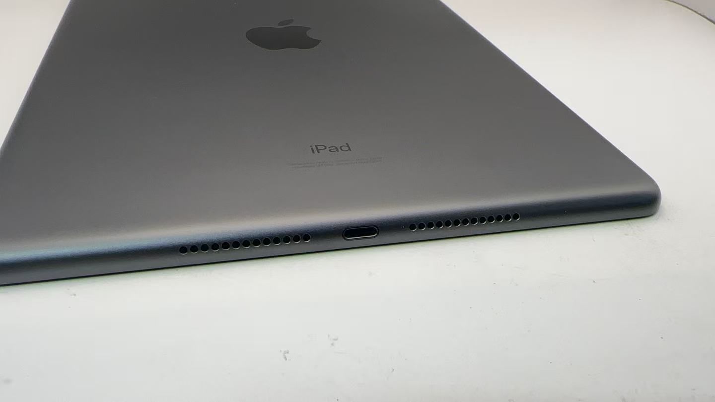Apple iPad 第8世代 128GB Cellular スペースグレイ 中古 - メルカリ