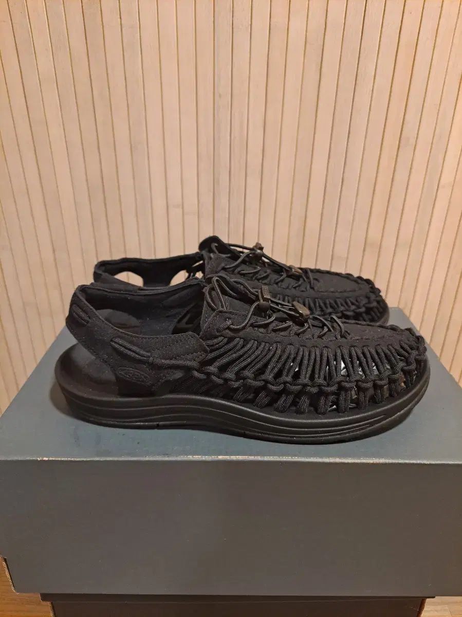KEEN メンズ サンダル ブラック 270サイズ (状態良し) 7,127円