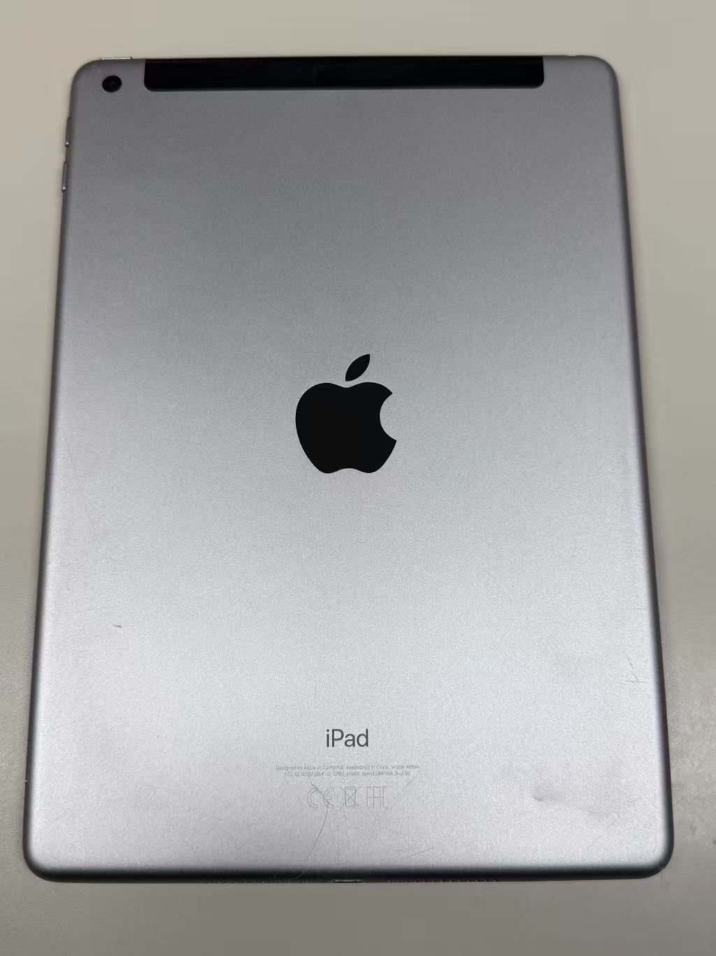 iPad 第6世代 32GB スペースグレイ SIMフリー 訳あり - メルカリ