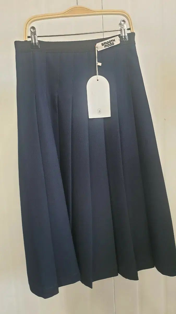 新品 SMOOTH MOOD セン プリーツ ネイビー スカート s