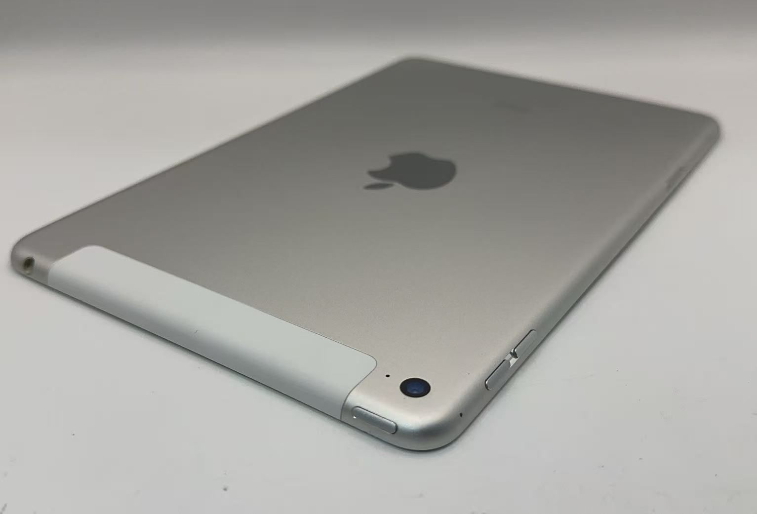 iPad mini 4 128GB Cellular シルバー 中古 - メルカリ