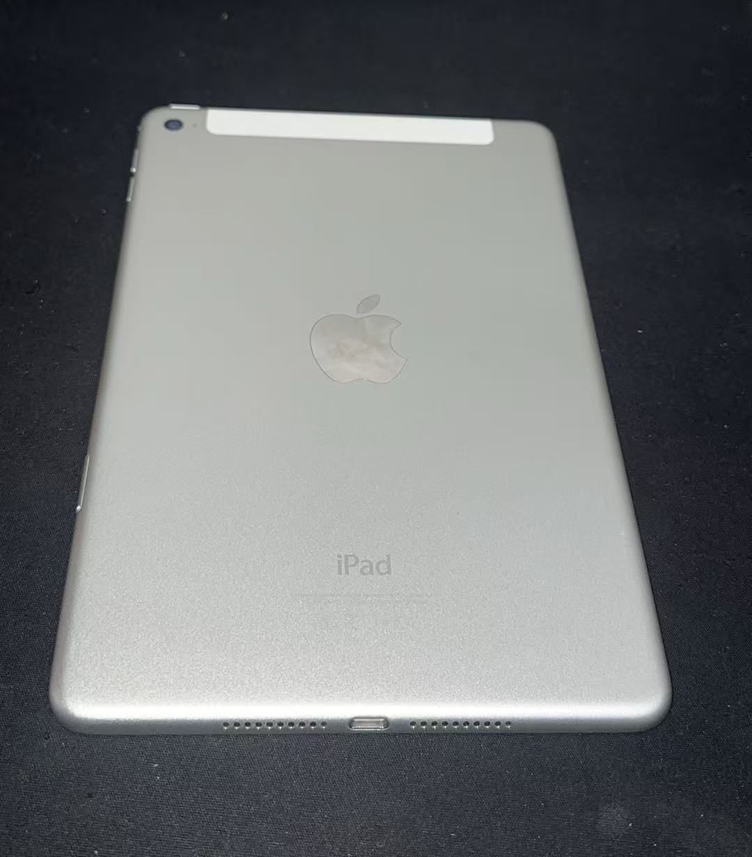 Apple iPad mini 4 128GB Cellular / シルバー ++924415 - メルカリ