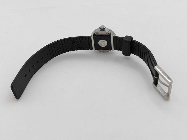 FENDI フェンディ 腕時計 ブースラ 8010L レッド ブラック系