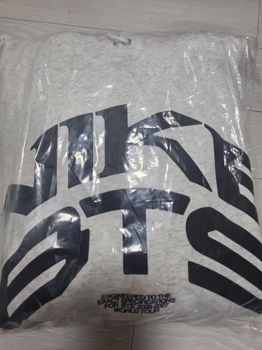 BTS NIKE フーディー L