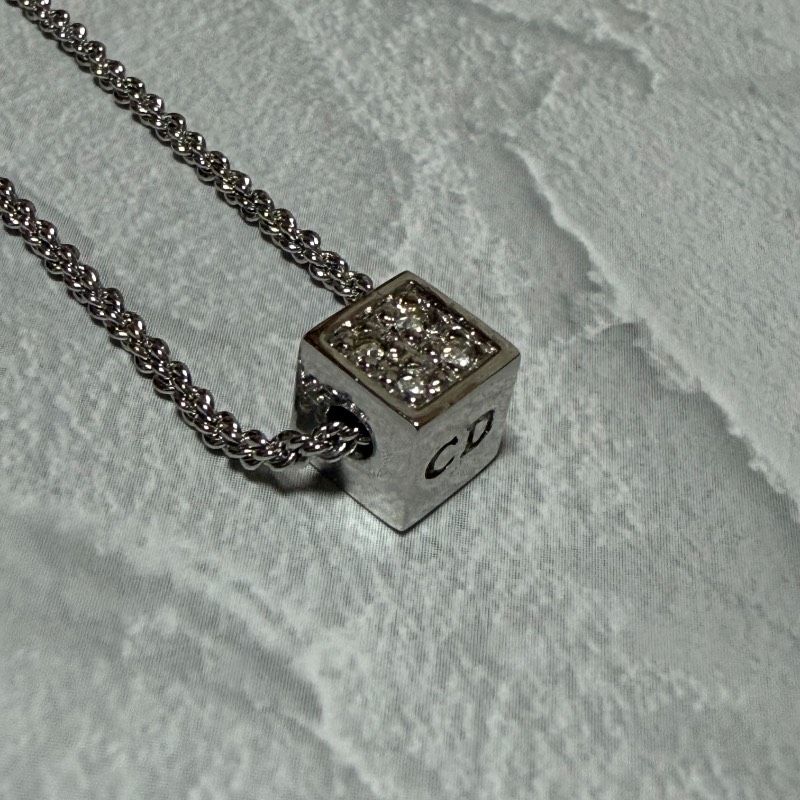 Dior クリスチャン ディオール ネックレス ロゴ キューブ 箱あり 