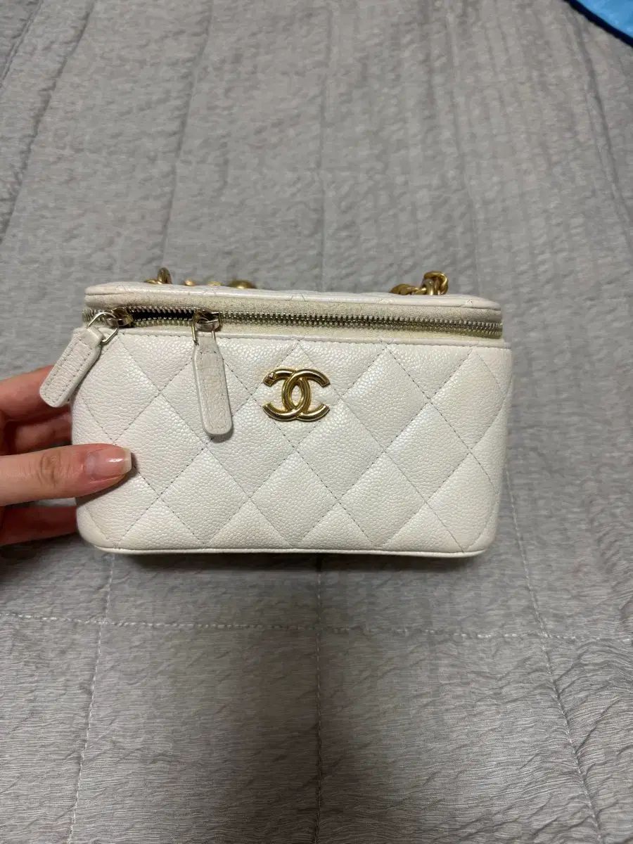 CHANEL 白 キャビア ハートボール 直スクエア ベニティ
