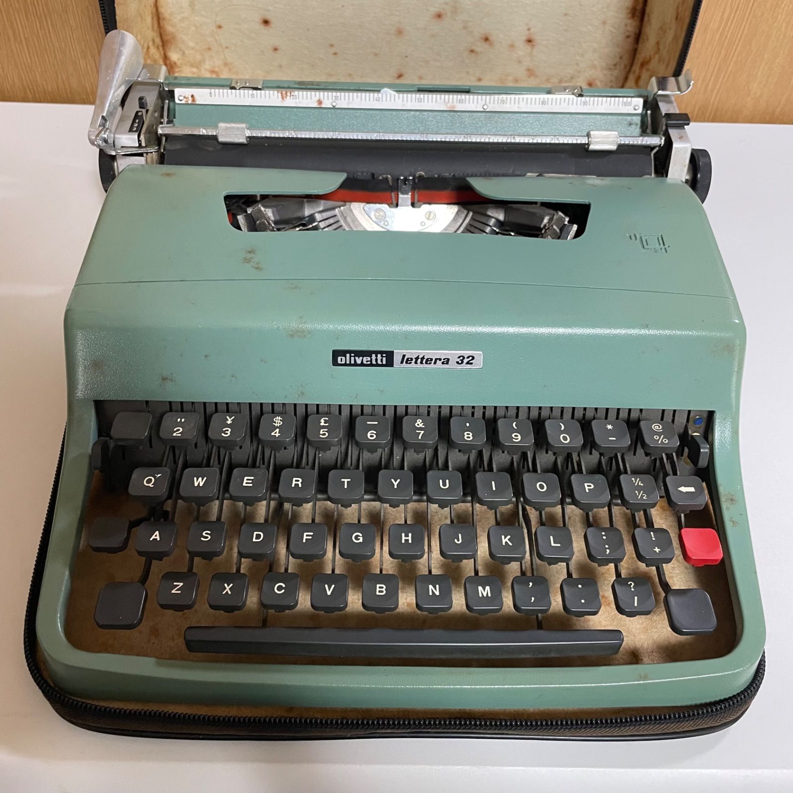 Olivetti オリベッティ lettera レッテラ 32 タイプライター 