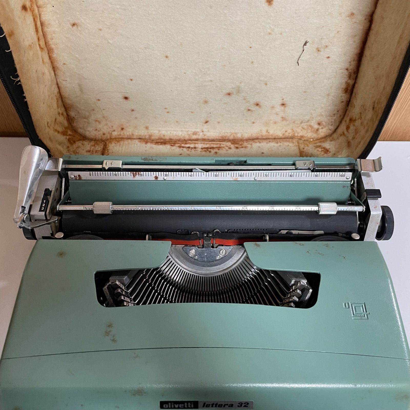 Olivetti オリベッティ lettera レッテラ 32 タイプライター 
