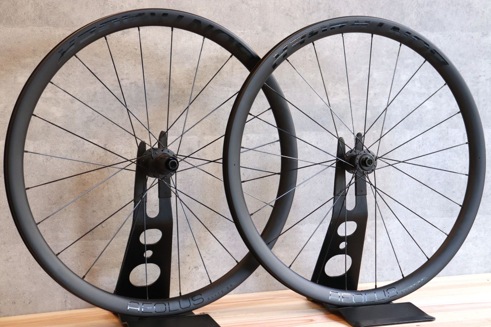 ボントレガー BONTRAGER アイオロス エリート AEOLUS ELITE 35 TLR