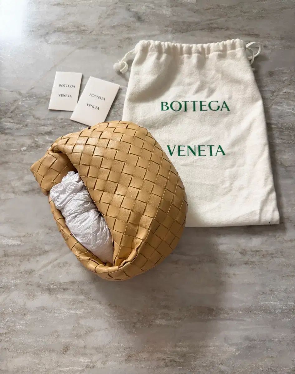 2回使用) 正規品 BOTTEGA VENETA ボッテガ・ヴェネタ ミニ・ジョディ アーモンド 440)