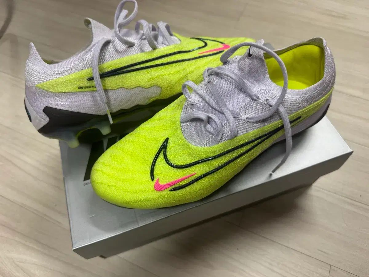 245 NIKE ファントムGX2 elite AG