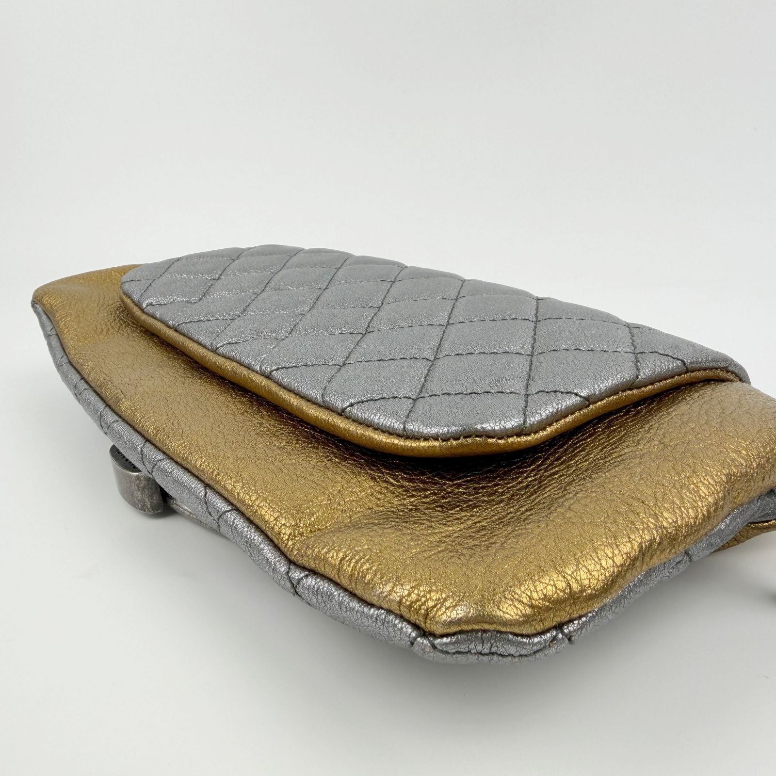 中古】CHANEL シャネル マトラッセ バイカラー ココマーク チャーム 