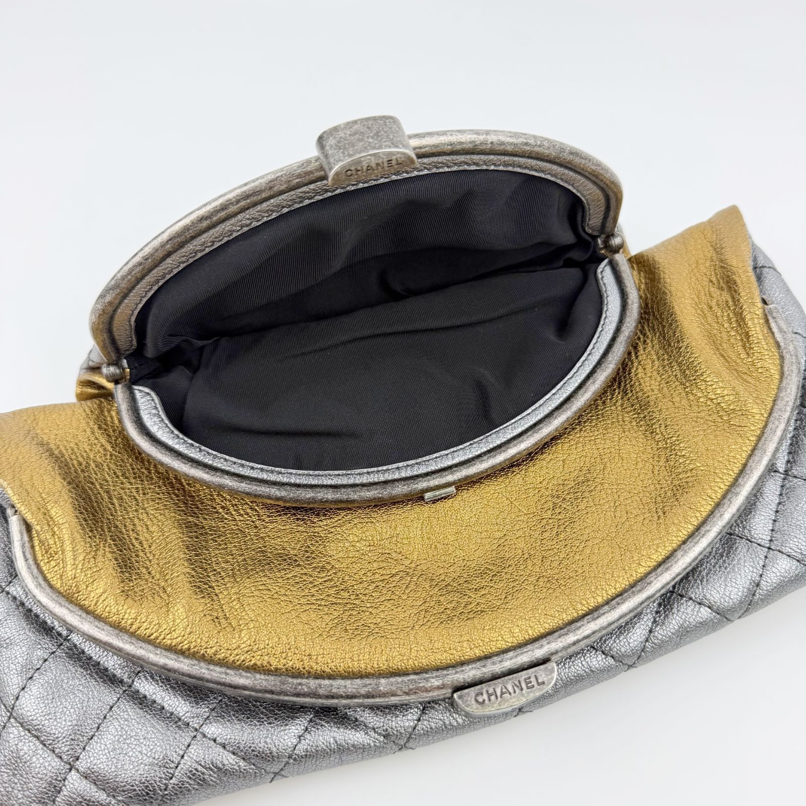 中古】CHANEL シャネル マトラッセ バイカラー ココマーク チャーム 