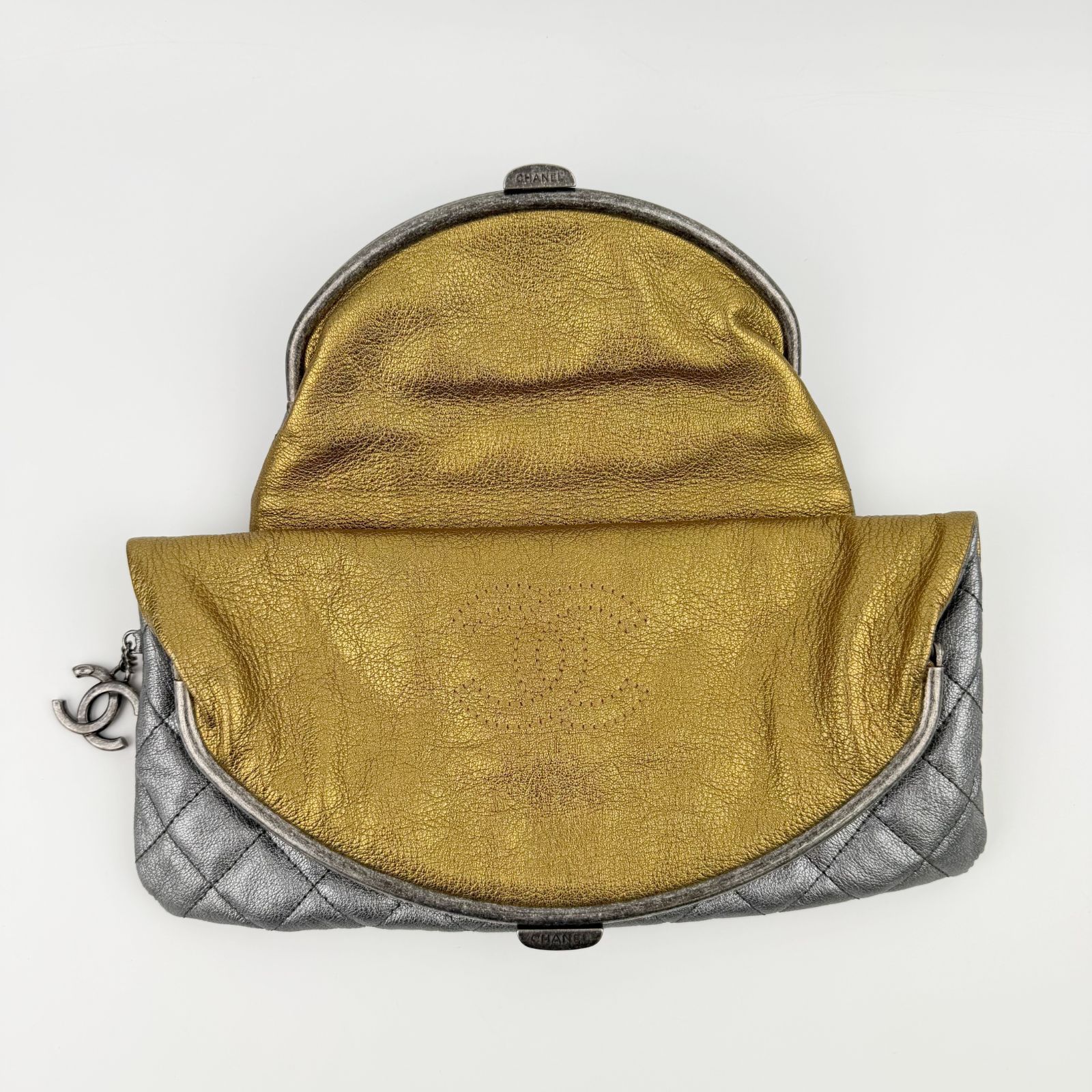 中古】CHANEL シャネル マトラッセ バイカラー ココマーク チャーム